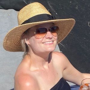 Meet your Posher, Monica